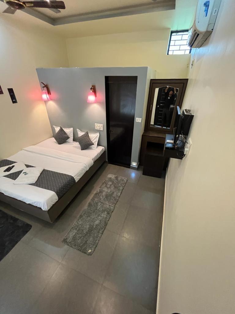Vagator House Resort Goa Bagian luar foto