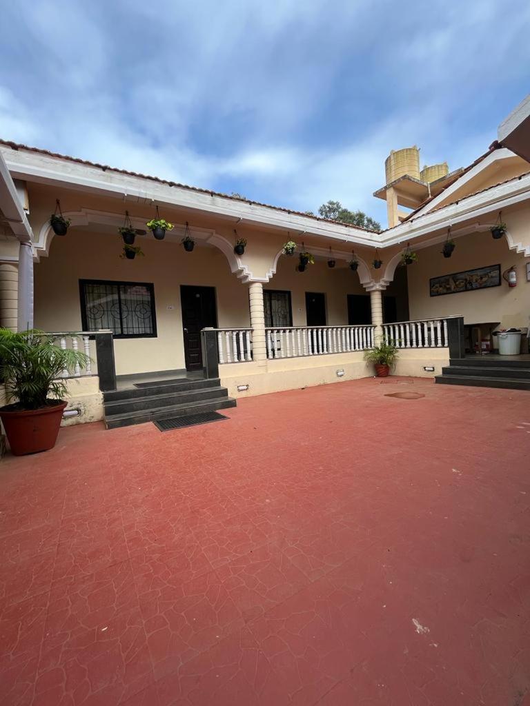 Vagator House Resort Goa Bagian luar foto